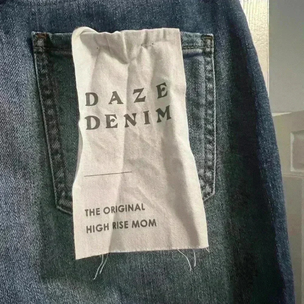 Daze Denim The Original High Rise Mom - Picture 5 of 5